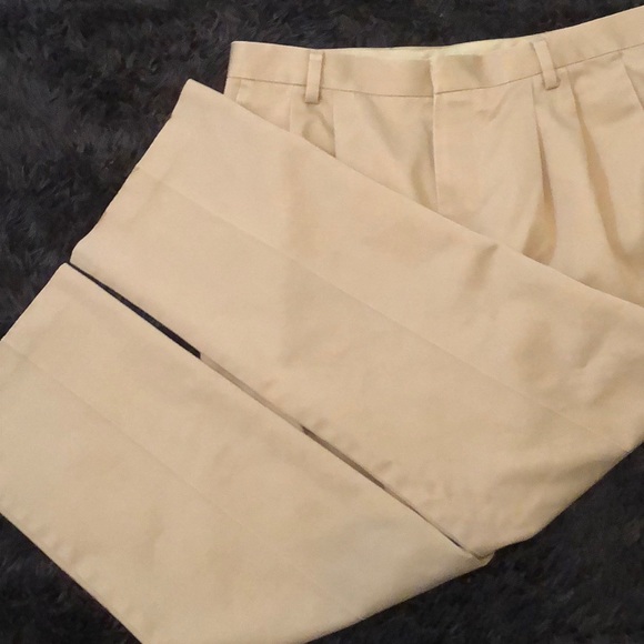 DOCKERS CLASSIC FIT KHAKIS - Picture 2 of 6